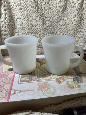 Anchor Hocking Fire King White Milk Glass Coffee Mugs - Set of 2 vintage 50’s